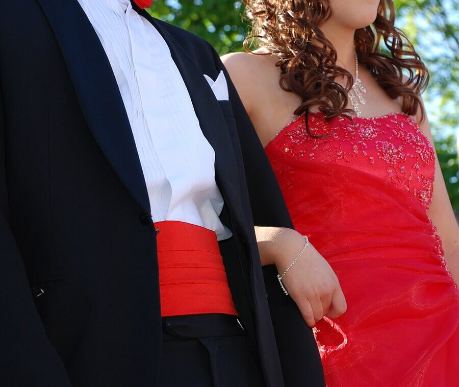 Homecoming & Prom Party Bus & Limo Rental